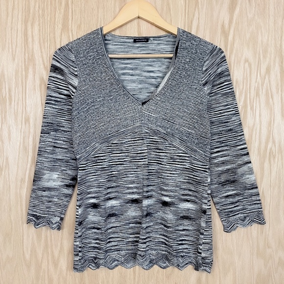 Magaschoni Tops - MAGASCHONI V-Neck Scalloped Hem 3/4 Sleeve Silk Top